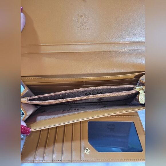 Authentic NIB MCM Crocodile-Embossed Leather Wallet - GIFTABLE - Picture 10 of 17